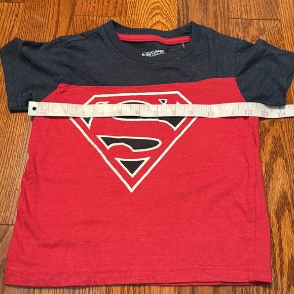 EUC Official Superman Brand Tee 3T - Picture 4 of 5